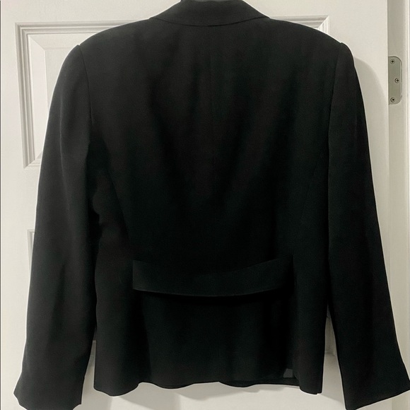 VINTAGE DIOR • GOLD BUTTONS • CLASSIC BLACK BLAZER - Picture 2 of 4